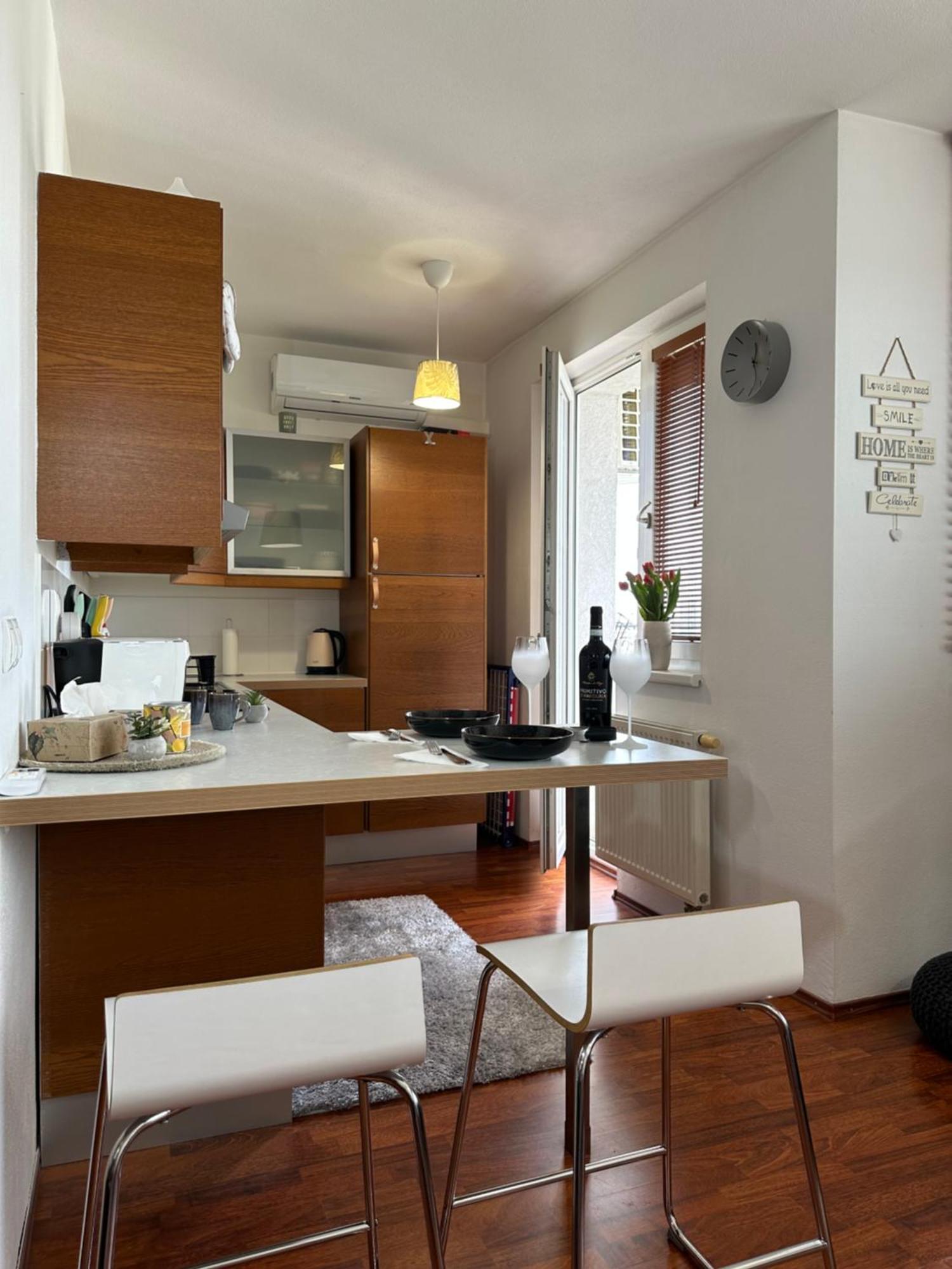 Cozy Apartment With Nice Balcony Seating, 9Th Floor, Parking Bratislava Exterior photo