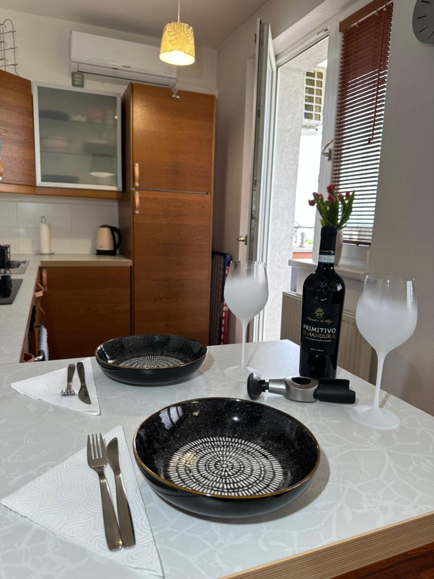 Cozy Apartment With Nice Balcony Seating, 9Th Floor, Parking Bratislava Exterior photo