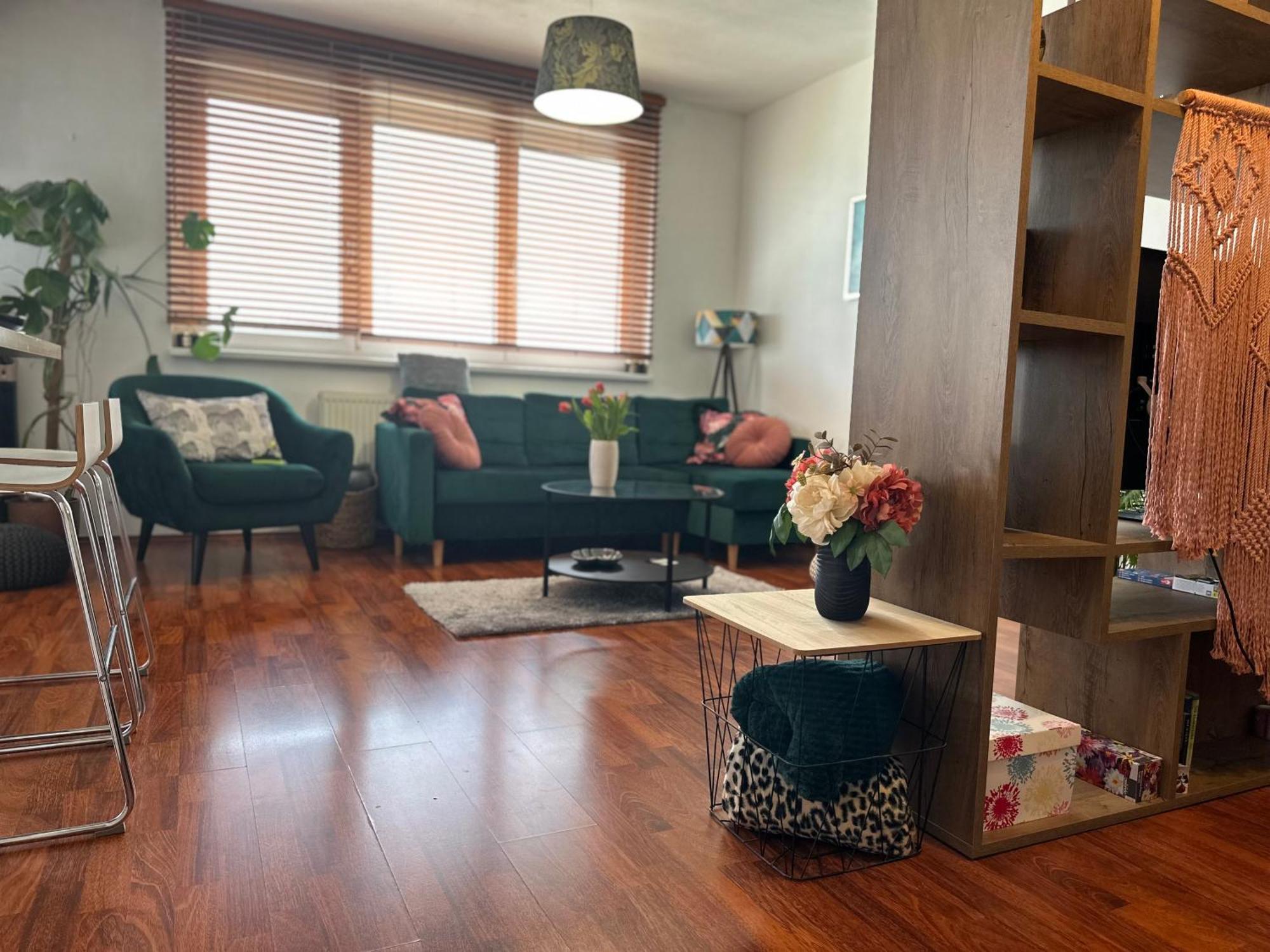 Cozy Apartment With Nice Balcony Seating, 9Th Floor, Parking Bratislava Exterior photo