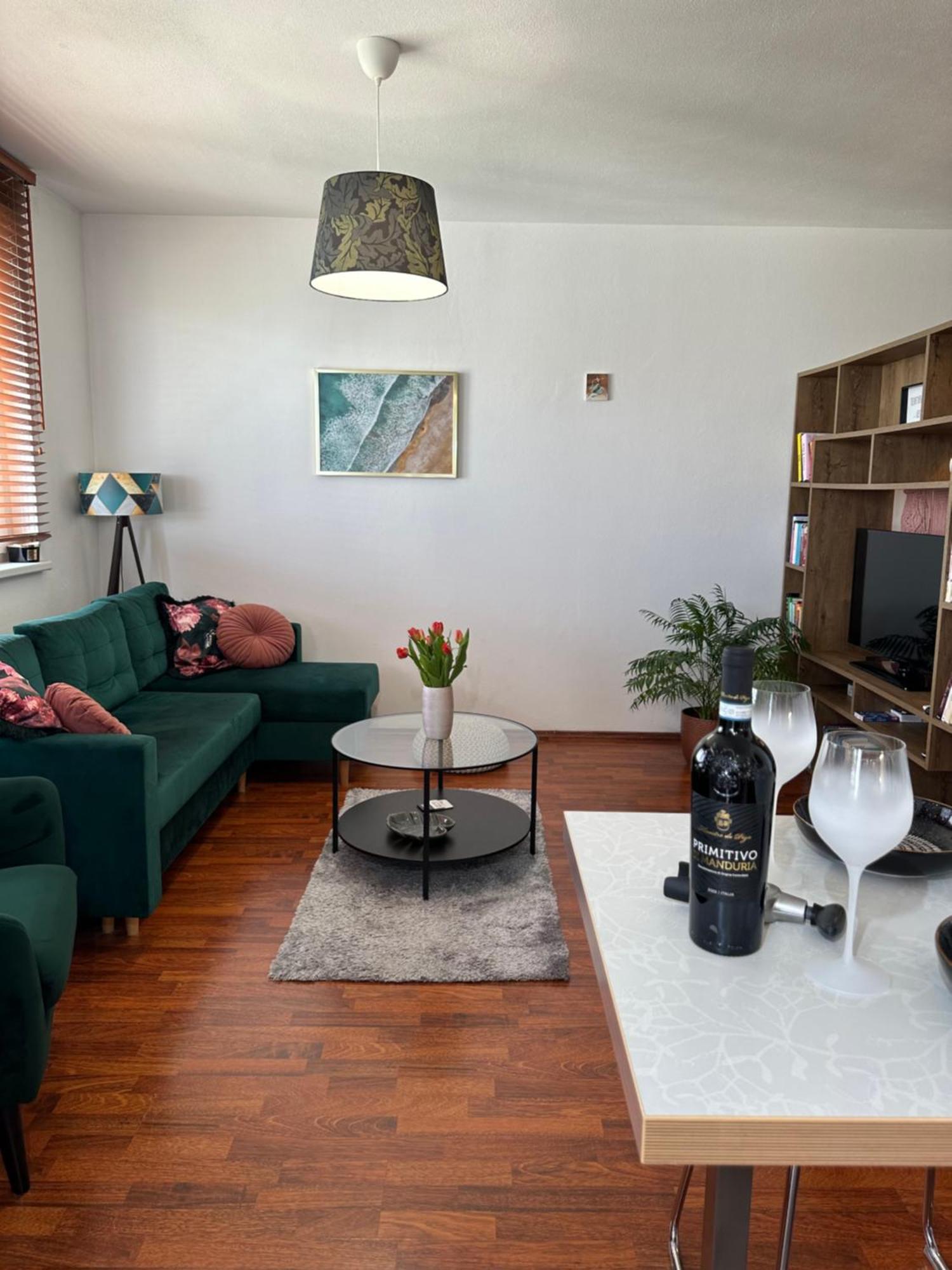 Cozy Apartment With Nice Balcony Seating, 9Th Floor, Parking Bratislava Exterior photo